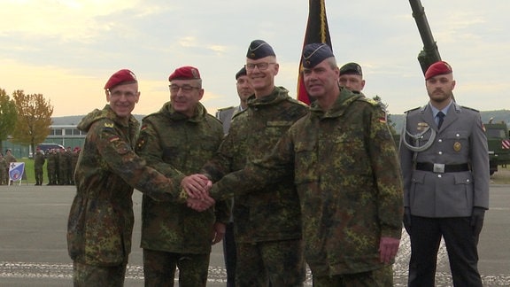 Die Bundeswehr-General Jochen Deuer, Carsten Breuer, Stefan Lüth, Gerald Funke