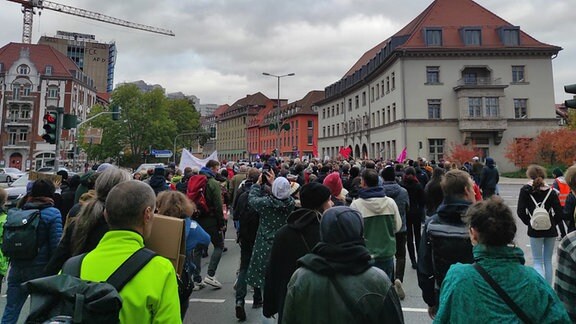 Teilnehmer einer Demonstration in Erfurt