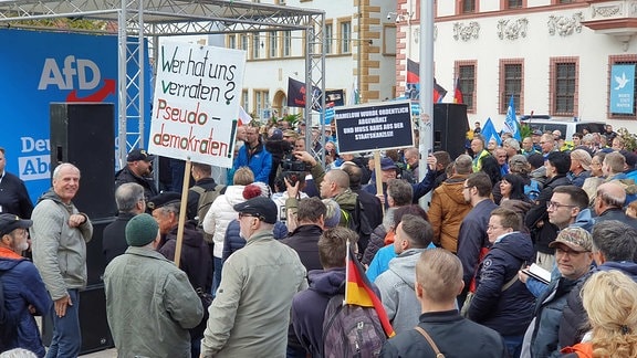 Teilnehmer einer Demonstration in Erfurt