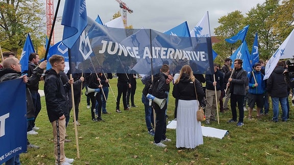 Teilnehmer einer Demonstration in Erfurt