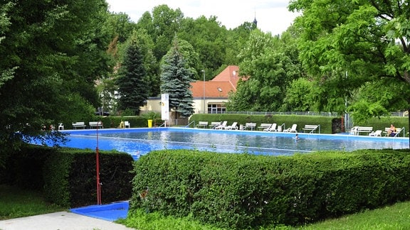 Schwimmbecken im Freibad Möbisburg