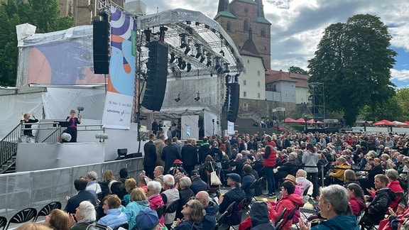 Feier auf Domplatz zur Eröffnung des Katholikentags in Erfurt