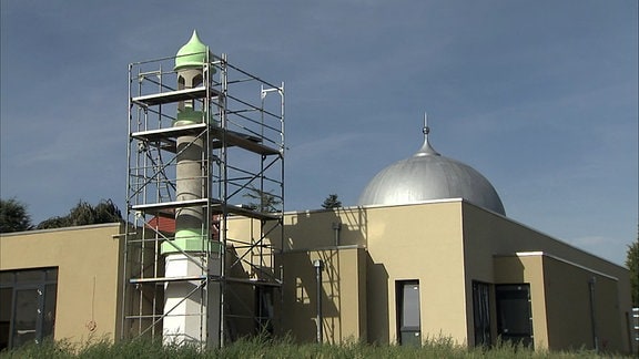 Blick auf den Neubau der Moschee der Ahmadiyya-Gemeinde in Erfurt-Marbach