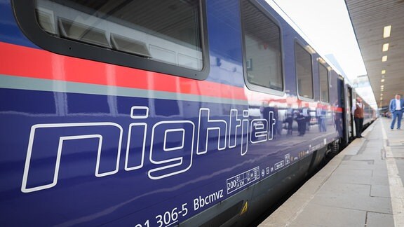 Ein Waggon des Nightjet der Österreichischen Bundesbahn mit dem «Liegewagen comfort» steht bei einem Medientermin am Bahnhof Altona.