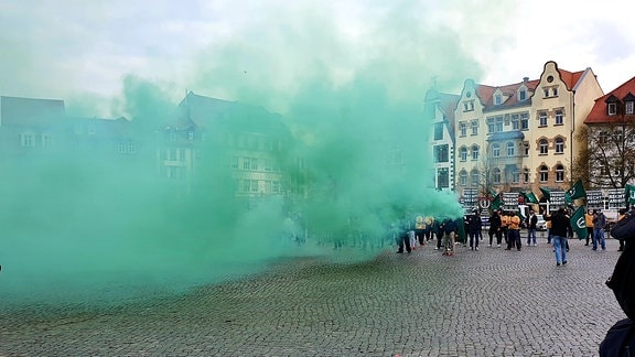 Rechtsradikale demonstrieren auf Domplatz in Erfurt