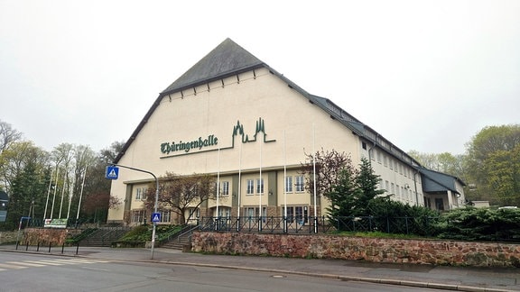  Blick von außen auf die Thüringenhalle in Erfurt