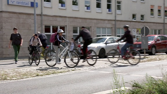 Radfahrer auf einer Kreuzung in Sömmerda