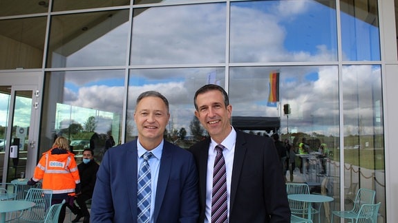 Marcel Maderyc (Key Account Truck Port Manager) und Matthias Volpp (National Sales Manager Deutschland) von der Betreiberin Shell.