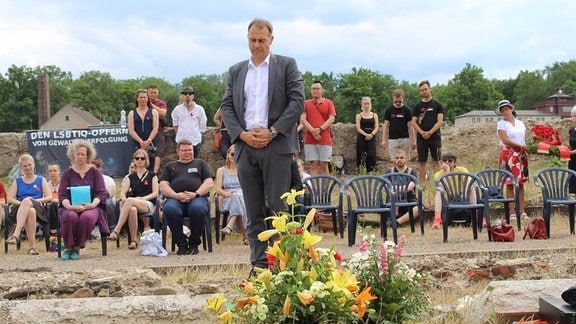 Gedenkfeier in der Gedenkstätte KZ Buchenwald für die Rosa-Winkel-Häftlinge