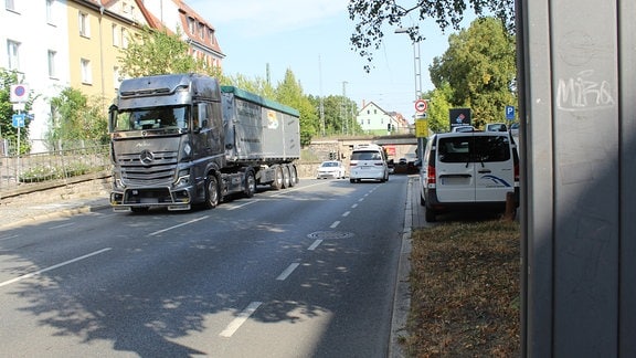 Dichter Verkehr in Weimar an der Ostumfahrung