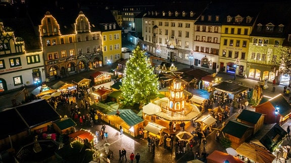 Blick auf den Weihnachtsmarkt in Weimar.