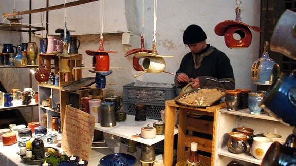 Töpfer-Stand Mittelalterweihnacht auf der Wilhelmsburg in Schmalkalden.