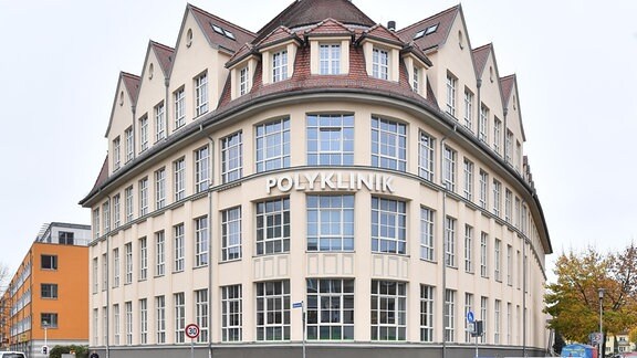 Gebäude einer Polyklinik