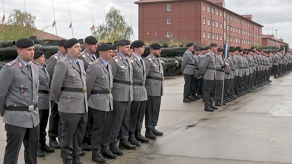 Soldaten des Panzerbataillons in Bad Frankenhausen beim Appell