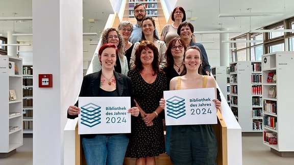 Die Mitarbeiter der Nordhäuser Stadtbibliothek freuen sich über die Auszeichnung als Bibliothek des Jahres.
