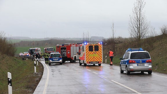 Ermittlungen Nach Unfall Mit Sieben Toten: Fahrer Hatte 1,3 Promille Im ...