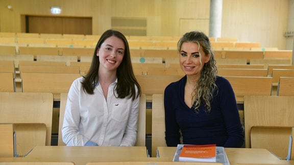 Annkatrin Heuschkel und Prof. Dr. Claudia Rahnfeld von der Dualen Hochschule Gera