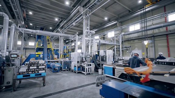 Blick in eine Recycling-Anlage für Lithium-Ionen-Batterien des Unternehmens Sungeel in Südkorea. Eine vergleichbare Produktion soll in Gera entstehen.