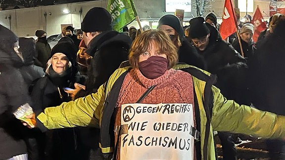 Rund 250 Teilnehmer gab es in Gera am Donnerstagabend bei einer Demonstration gegen die AfD.