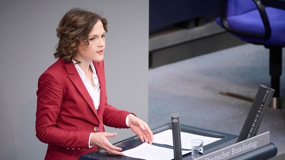 Plenarsitzung im Bundestag in Berlin Elisabeth Kaiser (SPD) während der Sitzung des Deutschen Bundestags am 31.05.2022 in Berlin.