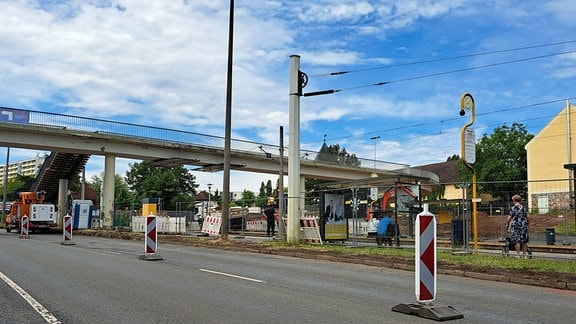 Die Fußgängerbrücke in Gera-Lusan vor dem Abriss