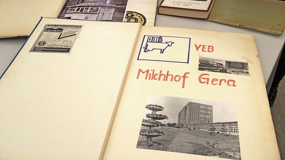 ein altes Album mit Fotos vom Milchhof Gera