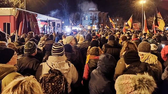 Tausende Teilnehmer bei einer Kundgebung in Gera.
