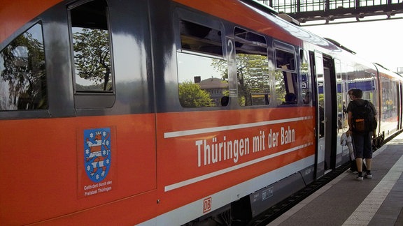 Regionalbahn im Hauptbahnhof Gera