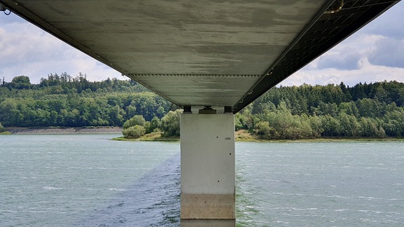 Ein Brückenpfeiler der Stauseebrücke von Zeulenroda.