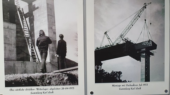 Alte Fotografien vom Bau der Stauseebrücke, Arbeiter und ein Baukran sind zu sehen.