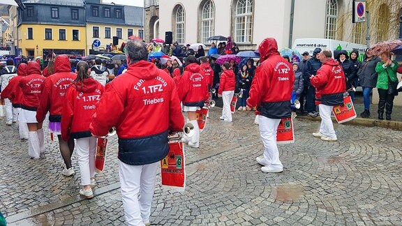 Blaskapelle bei Regen