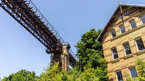 Die 185 Meter lange und 28 Meter hohe Fachwerkgitterbrücke Oschütztal-Viadukt