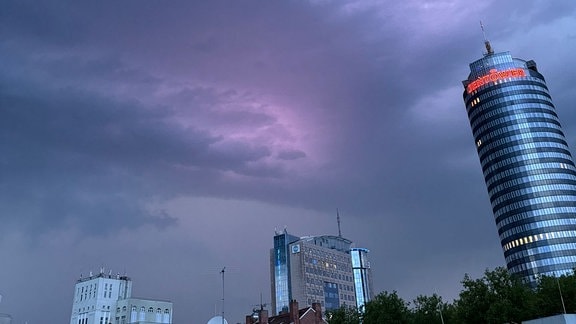 Der Himmel über Jena nach einem Hagelsturm