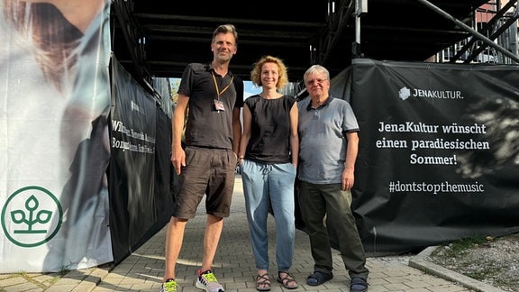 Kristjan Schmitt, Heike Faude und Lutz Engelhardt an der Bühne der Kulturarena