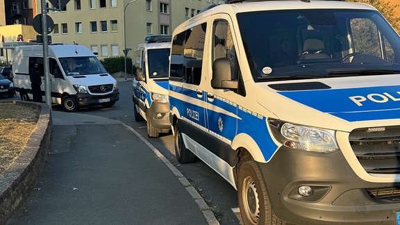 Die Polizei führte eine Razzia in Jena. Die Durchsuchungen richten sich gegen eine mutmaßliche Schleuserbande.