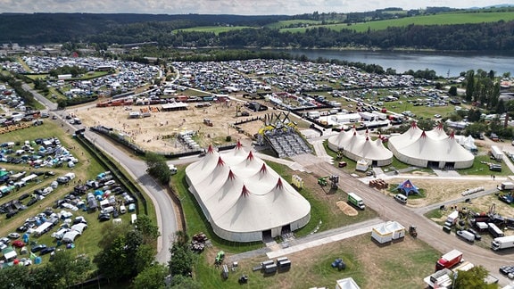 Blick auf das Festivalgelände von oben