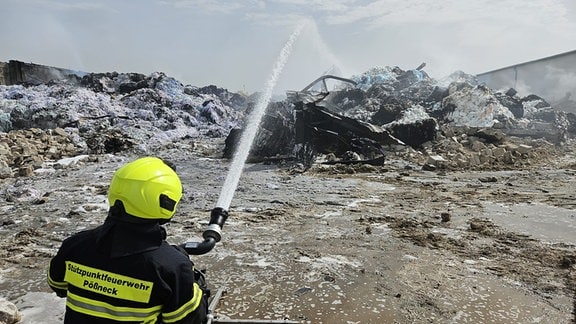 Brand der Kunststoffhalle von Cabka in Weira.