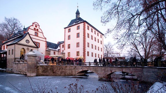 Schloss Kochberg in winterlicher Umgebung