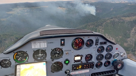 Waldbrand im Schwarzatal aus einem Kleinflugzeug fotografiert