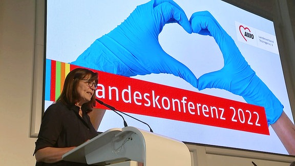 Die Thüringer Awo-Landesvorsitzende Petra Rottschalk spricht auf der Landeskonferenz der Awo am 14. Mai 2022 in Erfurt