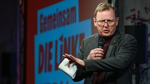 Thüringens Ministerpräsident Bodo Ramelow spricht zu den Genossen seiner Partei Die Linke