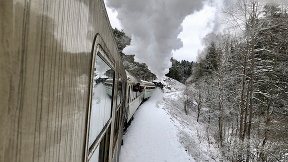 Rodelblitz auf der Fahrt von Eisenach nach Arnstadt.