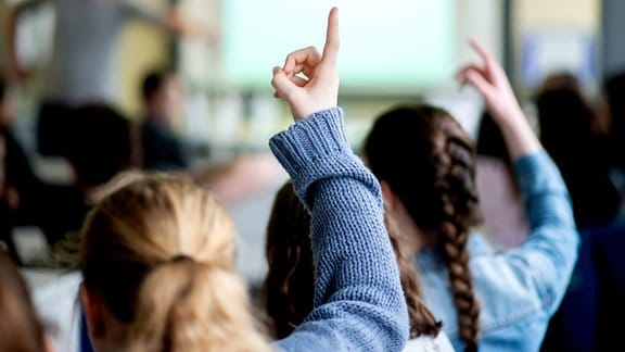 Rund ein Drittel aller Schülerinnen und Schülerinnen und Schüler in Sachsen-Anhalt hat psychische Probleme. Grund dafür ist unter anderem ein hoher Leistungsdruck. Nun soll ein Präventionsprogramm helfen, die Situation zu verbessern.