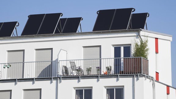 Servicestunde Strom Vom Balkon Steckersolargerate Fur Jedermann Mdr De