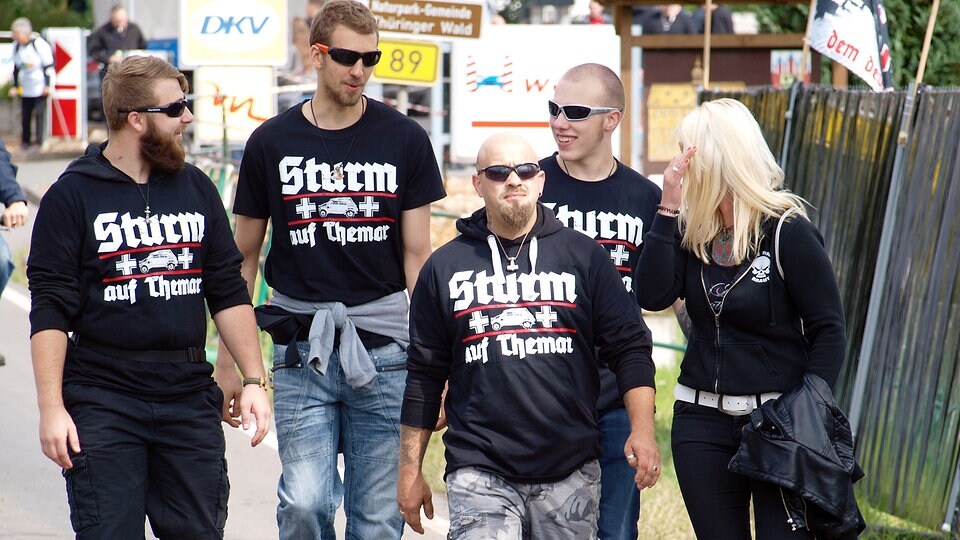 Neonazi-Treffen: Proteste gegen Rechtsrock-Konzert in Themar | MDR.DE