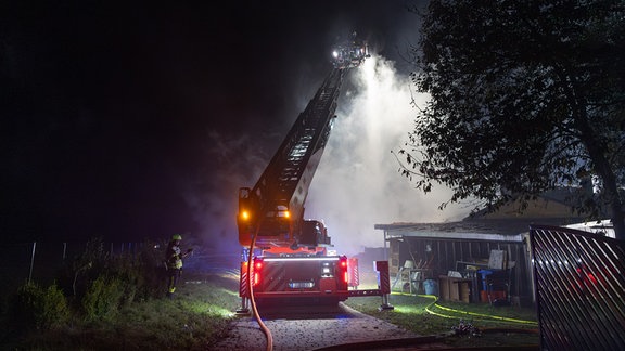 Die Feuerwehr konnte den Brand inzwischen löschen.