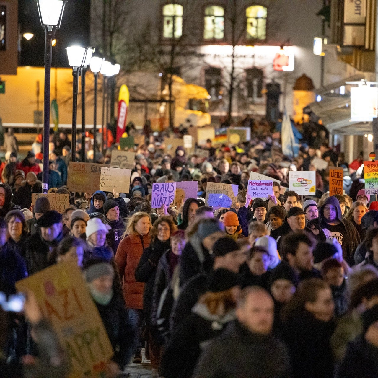 2.200 Menschen demonstrieren in Ilmenau gegen Rechtextremismus