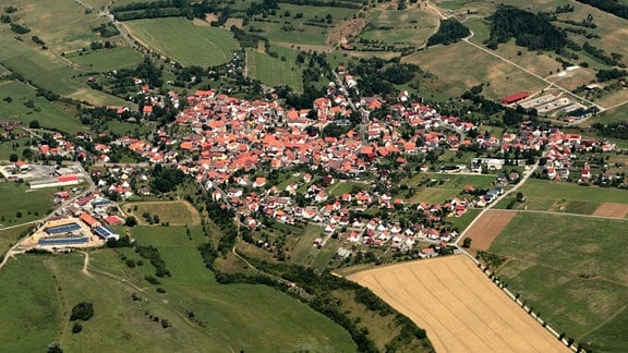 Eine Luftaufnahme von Kühndorf.