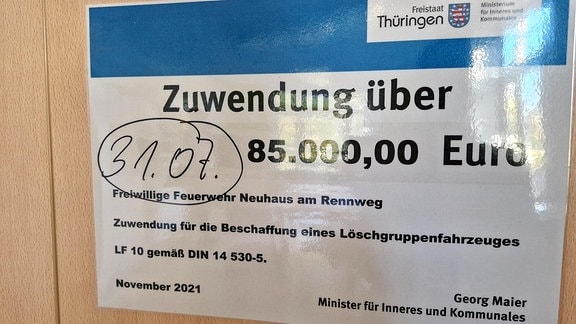Ein Schreiben, auf dem steht "Zuwendung über 85.000 Euro"