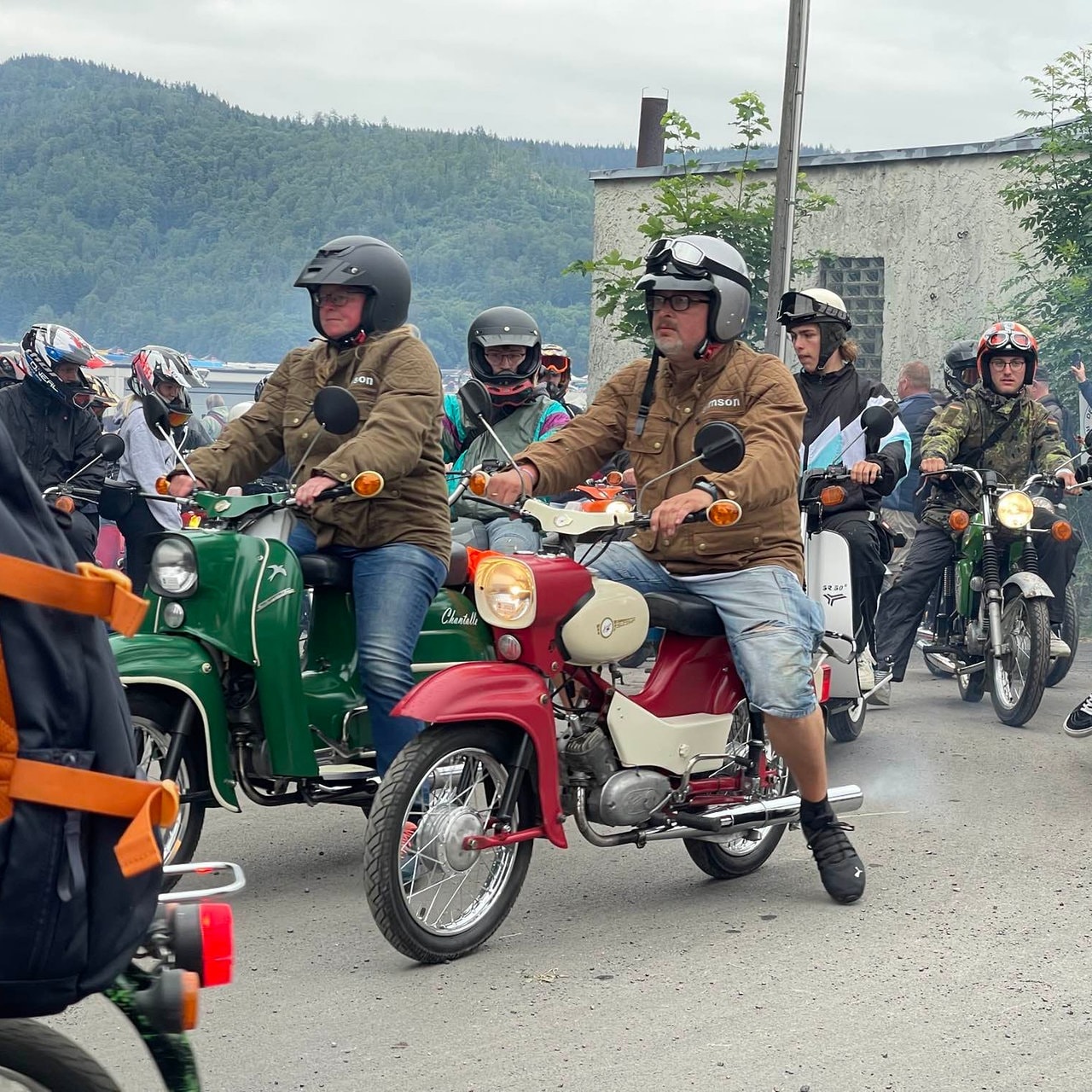 Simson-Treffen in Suhl - Ausfahrt mit 2.000 DDR-Mopeds